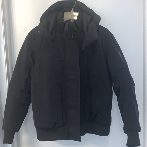 Lululemon Winter Warrior Bomber in Black Size 8 - Picture 1 of 6